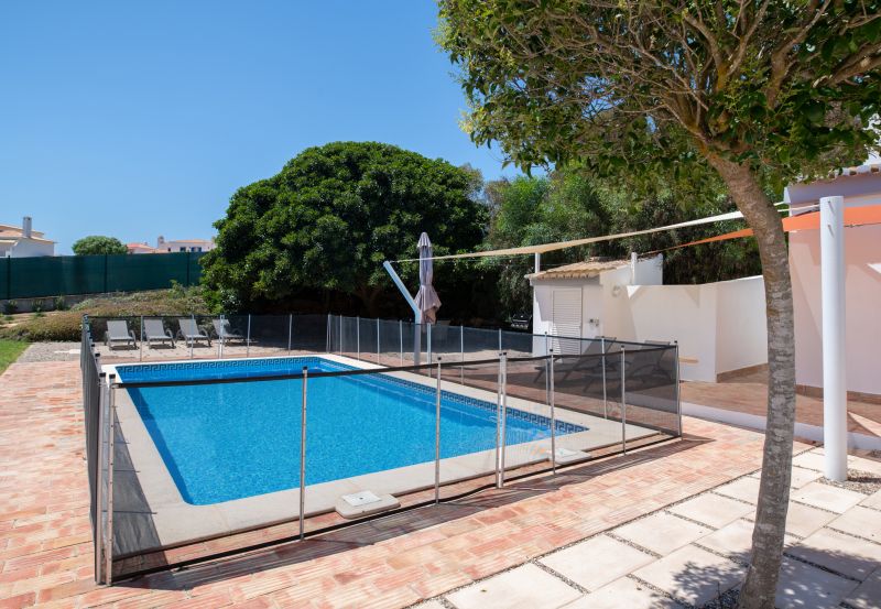 Family Safety Around the Pool